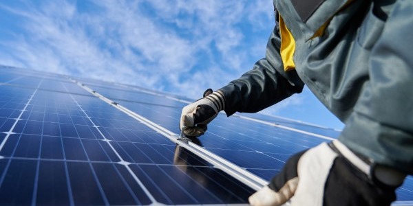 Scegliere i migliori componenti fotovoltaici per un sistema ad alte prestazioni