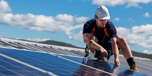 Come massimizzare l'efficienza dei pannelli solari: strategie avanzate per valorizzare il tuo progetto fotovoltaico