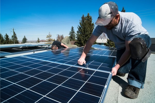 Come garantire l'affidabilità dei prodotti nei tuoi progetti di energia solare: consigli pratici